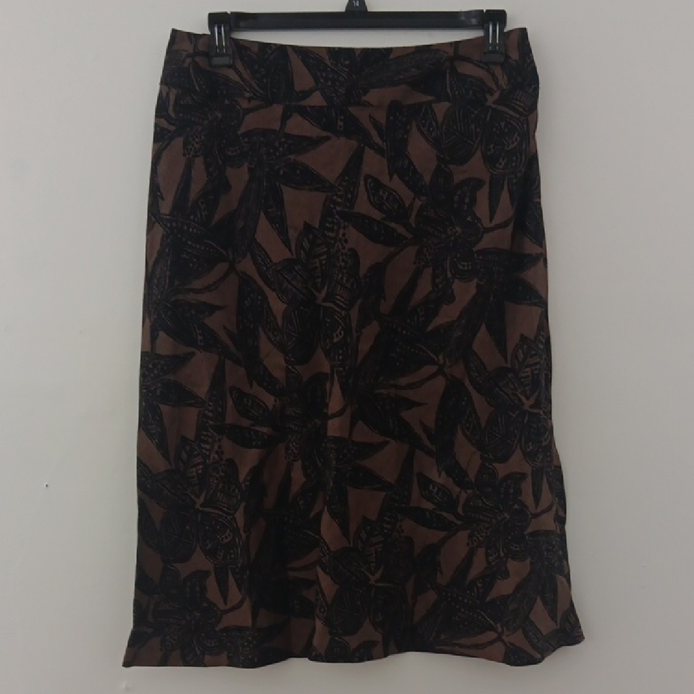Chic Floral A-Line Skirt in Brown and Black